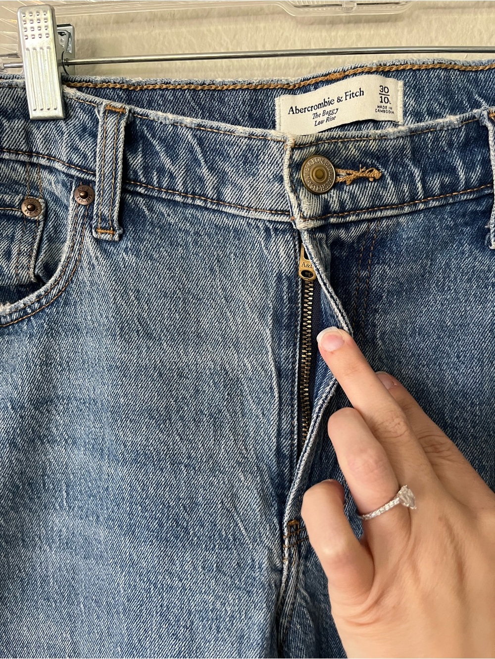 Abercrombie & Fitch Low Rise Baggy Medium Wash Let Down Hem Jean Women's Size 30 - Picture 9 of 16